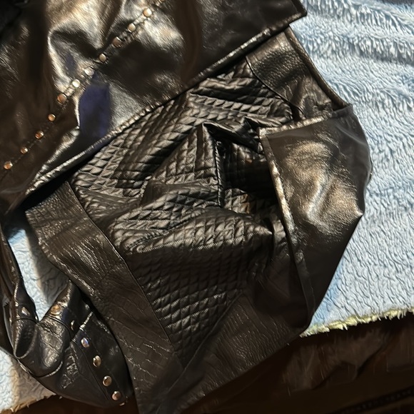 Leather jacket small size I don’t know the brand - Picture 2 of 9